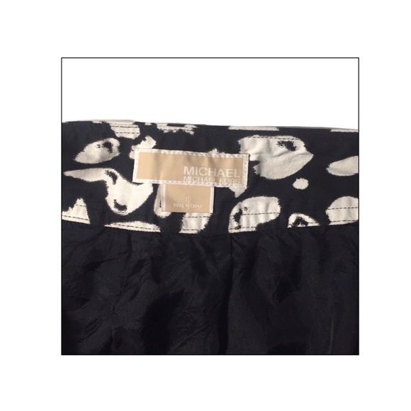 Michael Kors Cotton Twill A-line Mini Skirt in Black and White Graphic - Picture 6 of 8